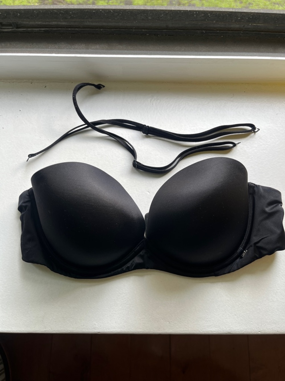 Strapless vey sexy Black Padded Bra